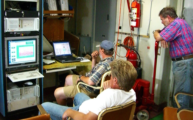  When the Long core nears its target, the acoustic systems are engaged, the bottom found precisely, and the core is released for penetration.