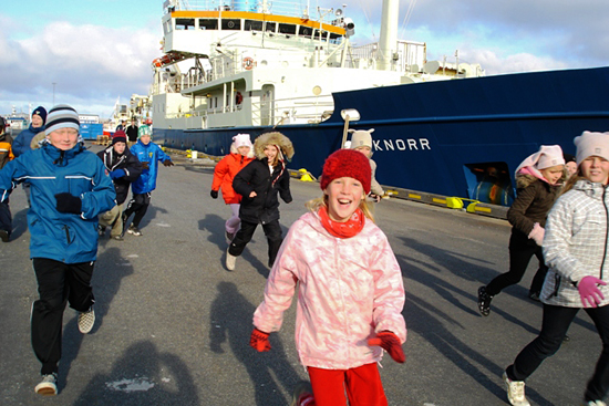 irminger sea cruise, children send off the ship