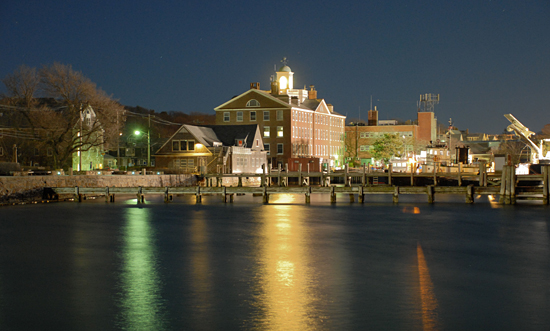 Woods Hole village, March 31, 2007, Saturday night around 11 p.m.