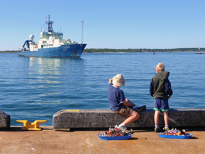 welcome R/V Atlantis home