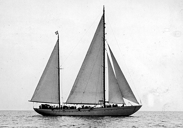 r/v Atlantis