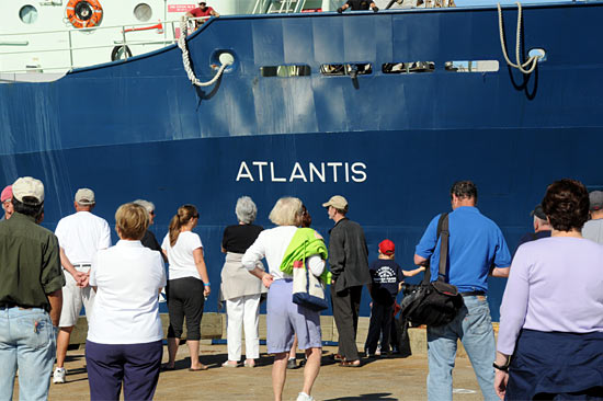 Crowd watches Atlantis