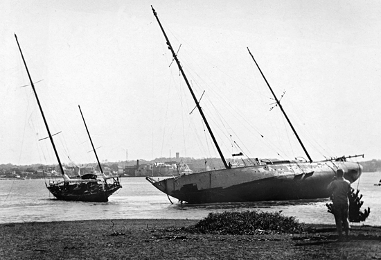 saluda and atlantis aground
