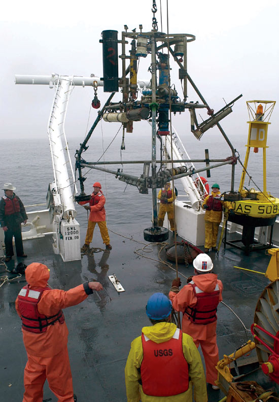 Sediment transport bottom tripod instrument system.