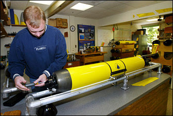 ohn Lund in the PO Glider Lab