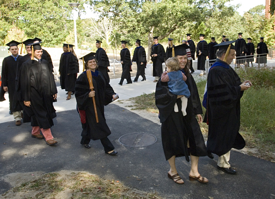 2005 commencement procession