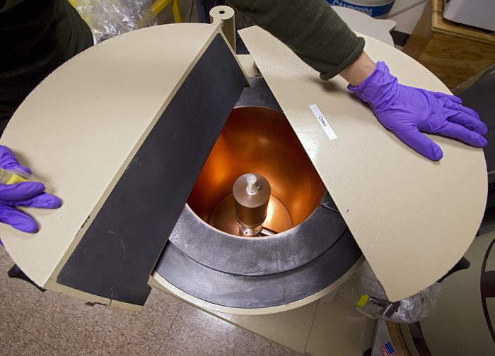 Gamma well detector
