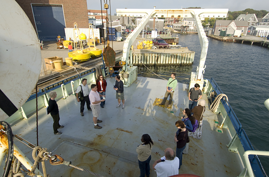 Knight Fellows visit to WHOI 2007.