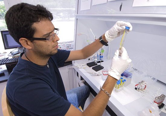 Summer Student Fellow Jorge Barbosa