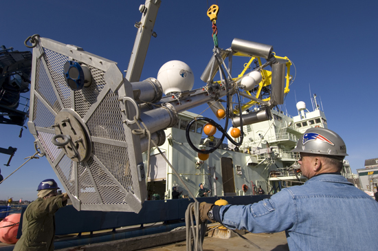 spar buoy loading