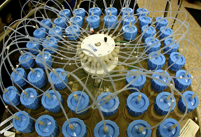 bottles and inlet lines of a programmable undersea water sampler