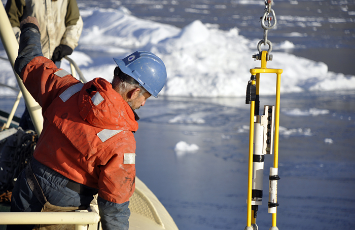 Mooring deployment in Greenland