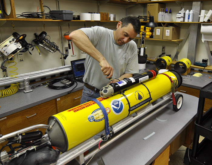 Dave Fratantoni works on a Slocum glider in the lab