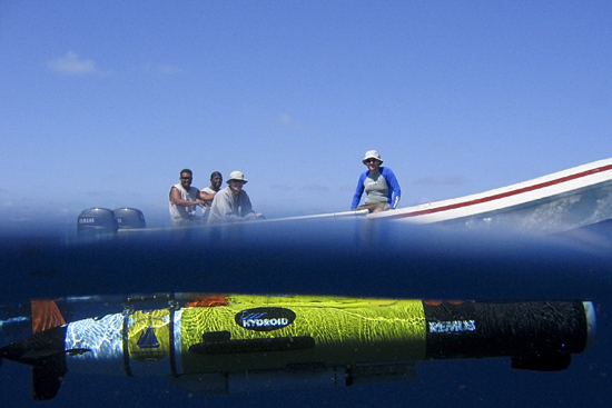 remus subsurface, researchers in boat