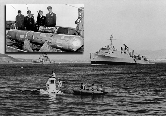 Officials posing with the recovered hydrogen bomb, 1966.