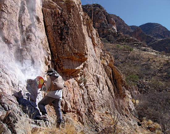 Bernhard Peucker-Ehrenbrink collected samples.