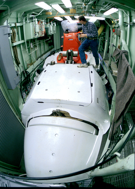 DSV Alvin in hangar