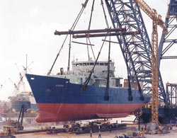 Knorr being placed in water
