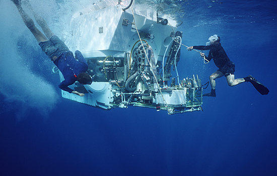 Alvin being tended to by divers.