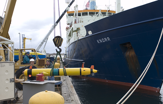 Remus 12.75 is loaded onto the Knorr back in 2004.