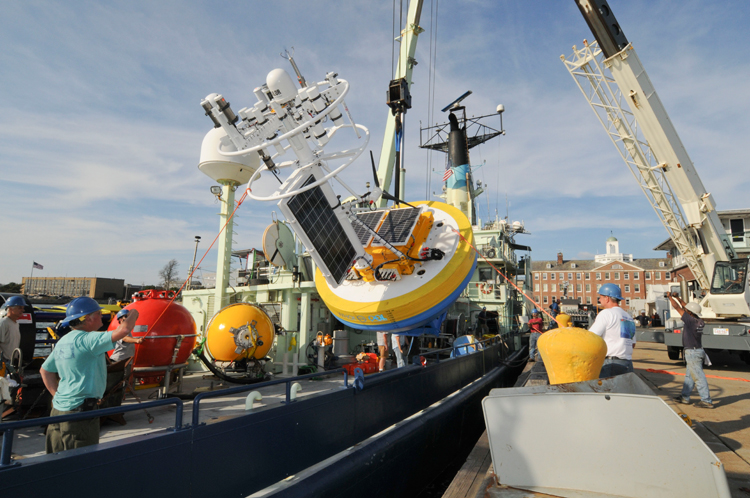 R/V Oceanus loaded with AST2 equipment