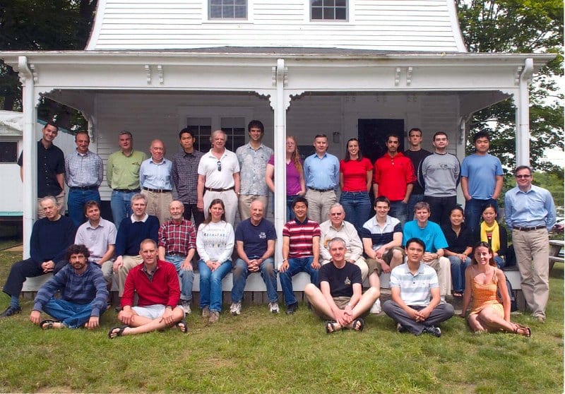 Staff09-2_108228.jpg