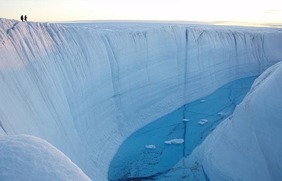 Crack! A Lake Atop Greenland Disappears