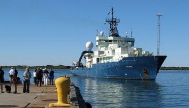 atlantis_arrival_ss1_118392.jpg