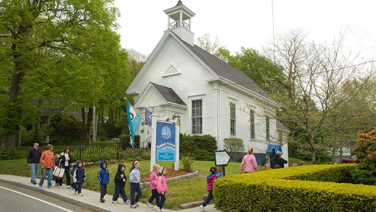 WHOI Ocean Science Exhibit Center Opens for 2016 Season