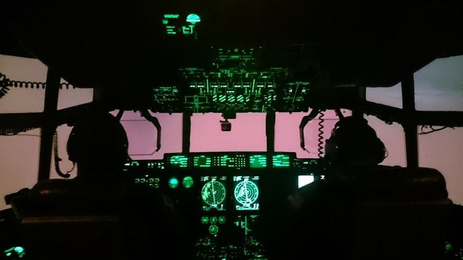 Cockpit_474193.jpg