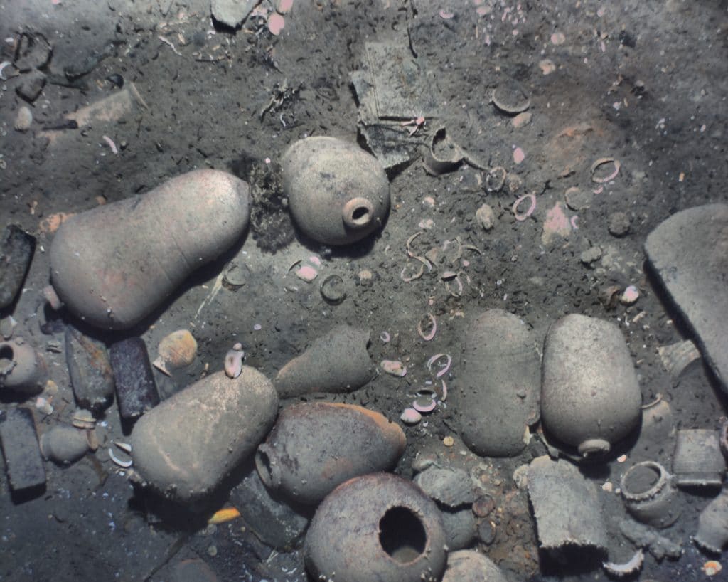 Amphorae1280_491235.jpg