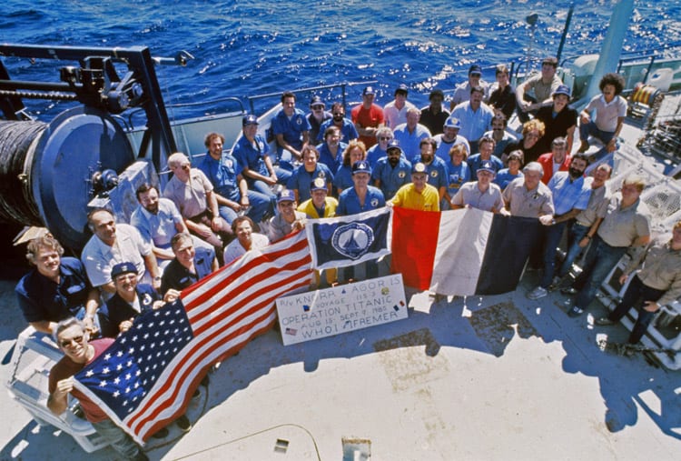 The discovery team poses on the R/V Knorr. 