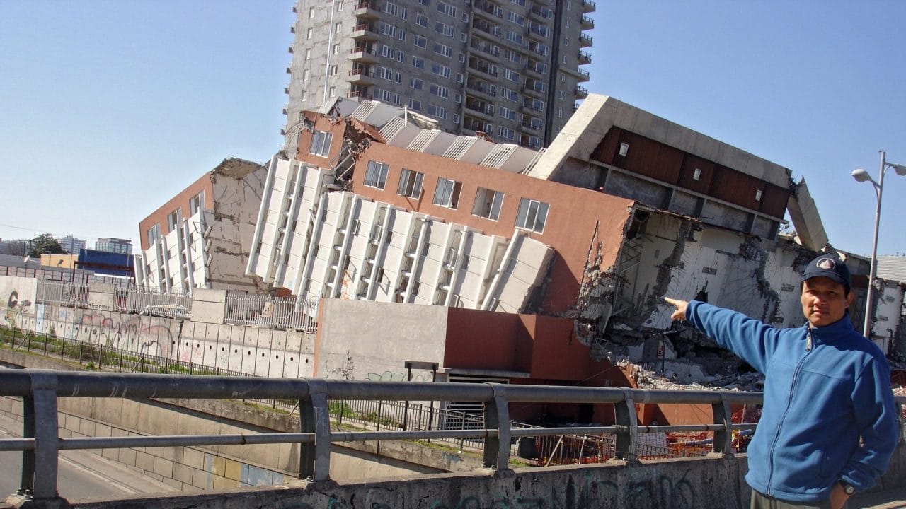 Звезда землетрясение. Анти землетрясение дом. Earthquake Action.