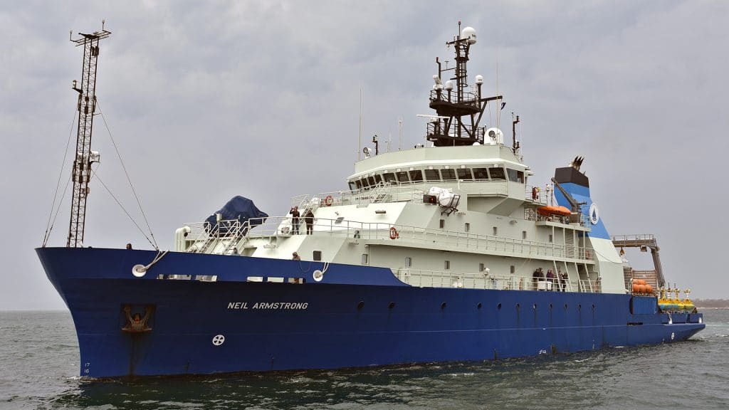 Ships - Woods Hole Oceanographic Institution