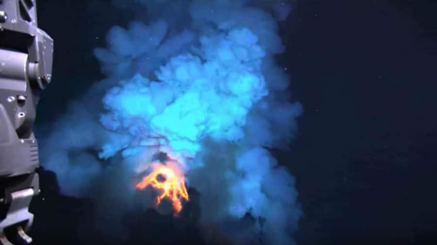 Underwater Volcanoes Woods Hole Oceanographic Institution