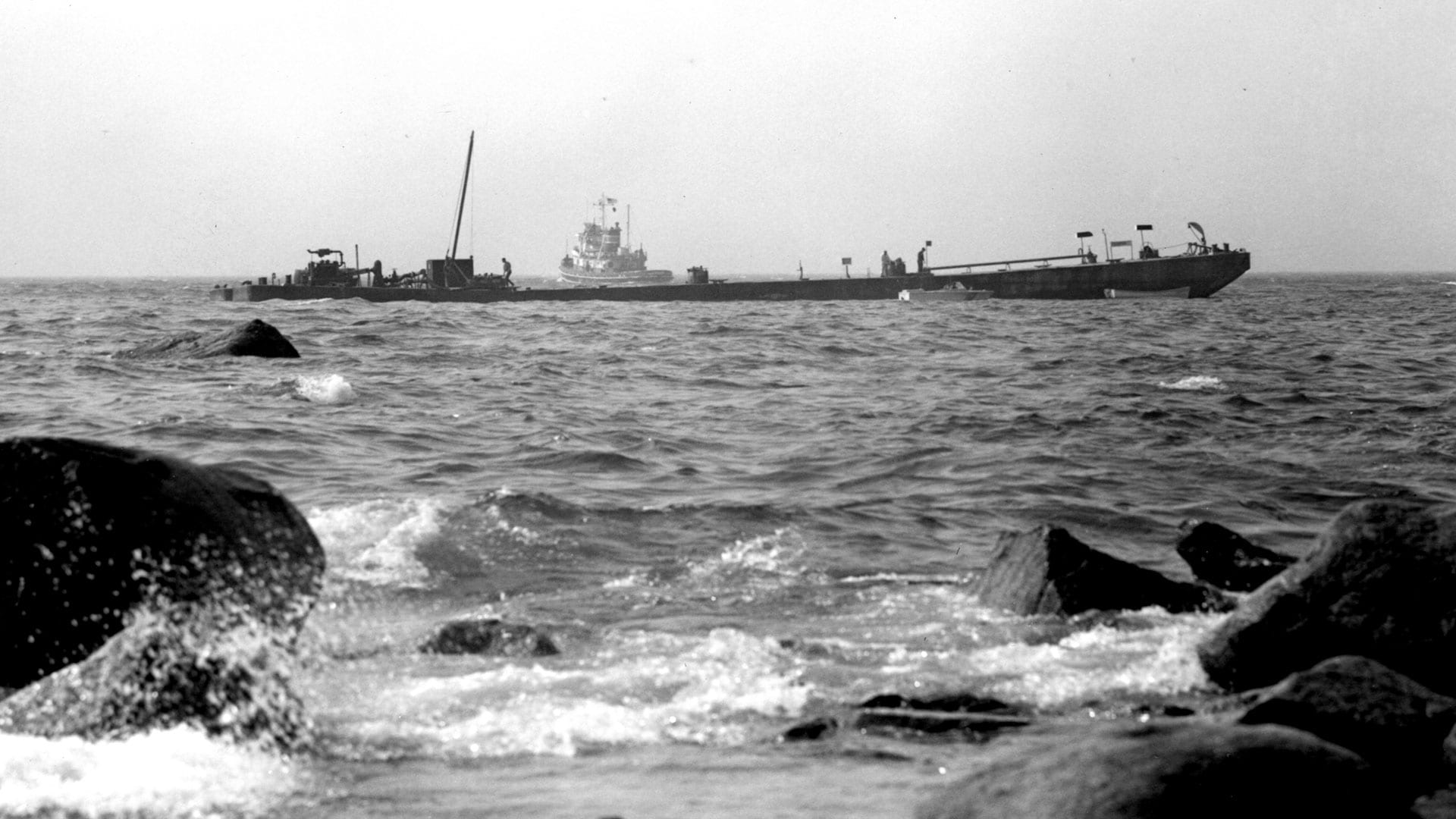 ship oil spill barge