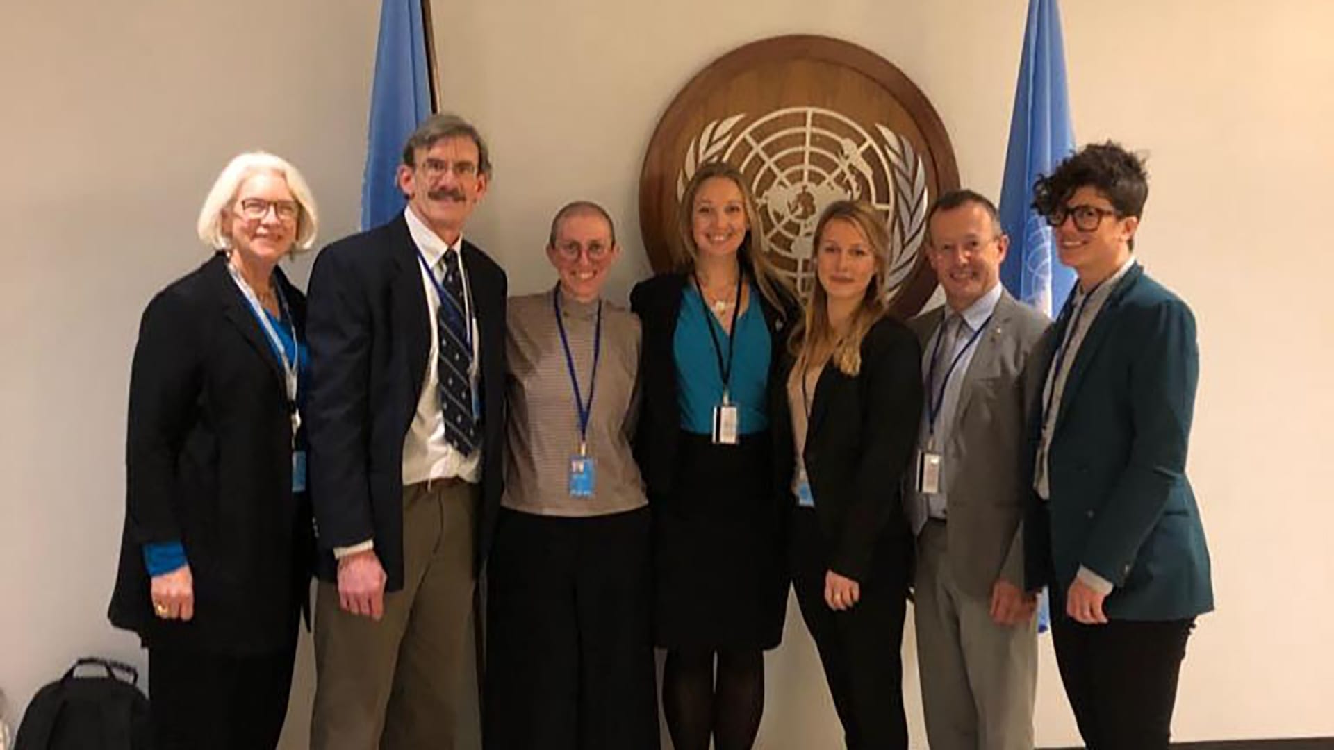 Attendees of the Biodiversity Beyond National Jurisdiction second session at the United Nations General Assembly in New York line up for a quick photo. (from left to right) Kristina Gjerde, Porter Hoagland, Aria Ritz Finkelstein, Harriet Harden-Davies, Jane Collins, Torsten Thiele, Muriel Rabone. (© Woods Hole Oceanographic Institution)