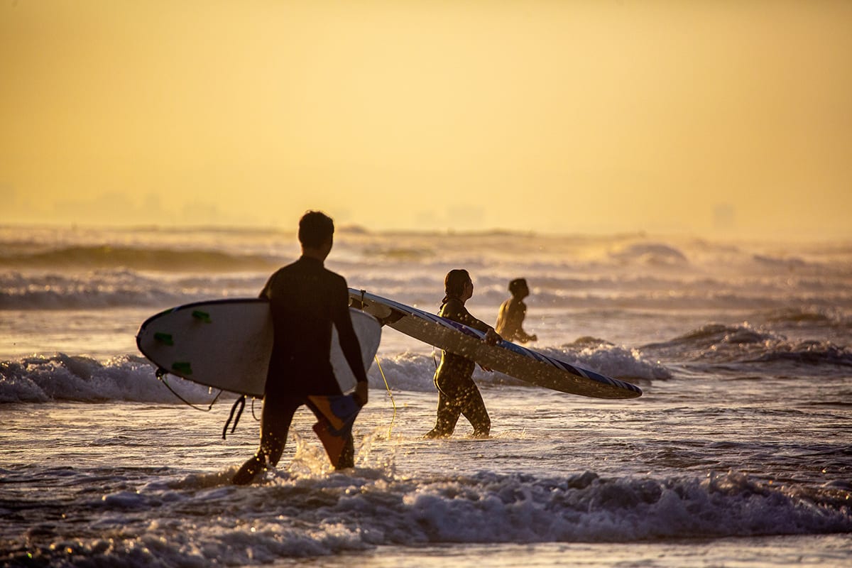 surfers
