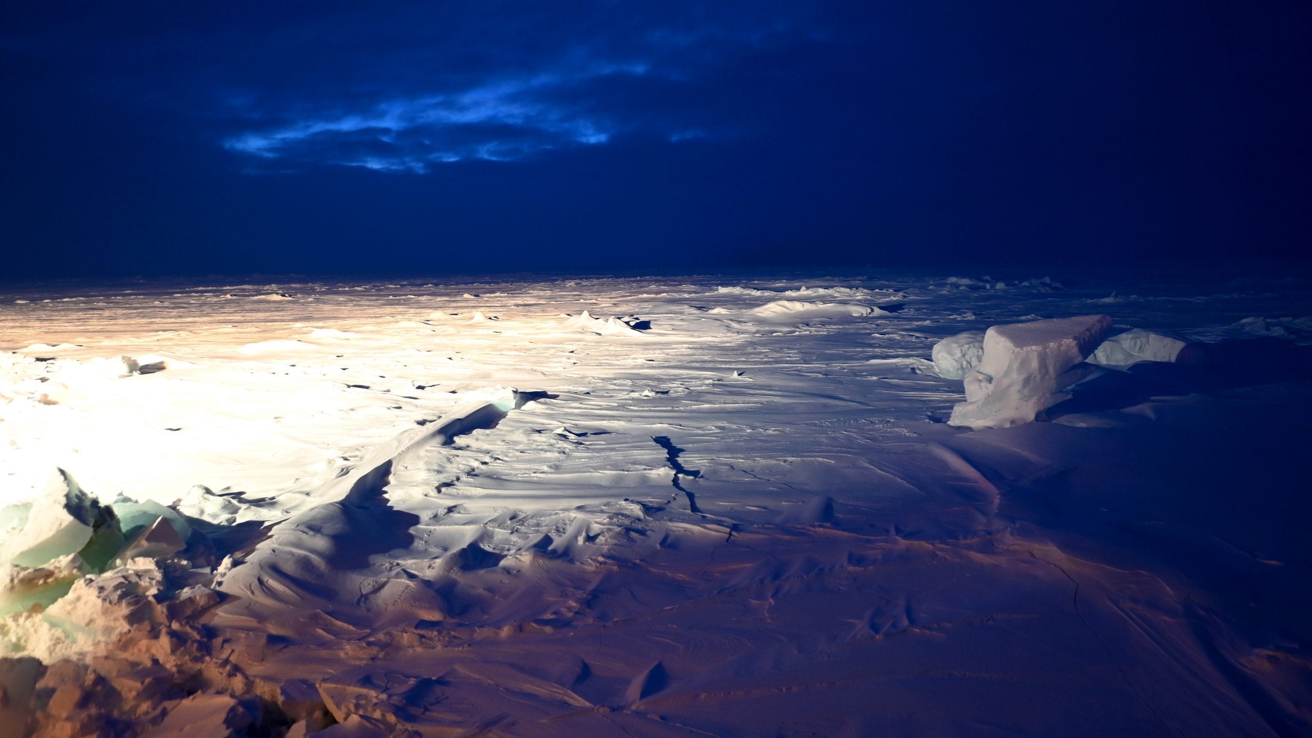 Large ice ridges and rubble