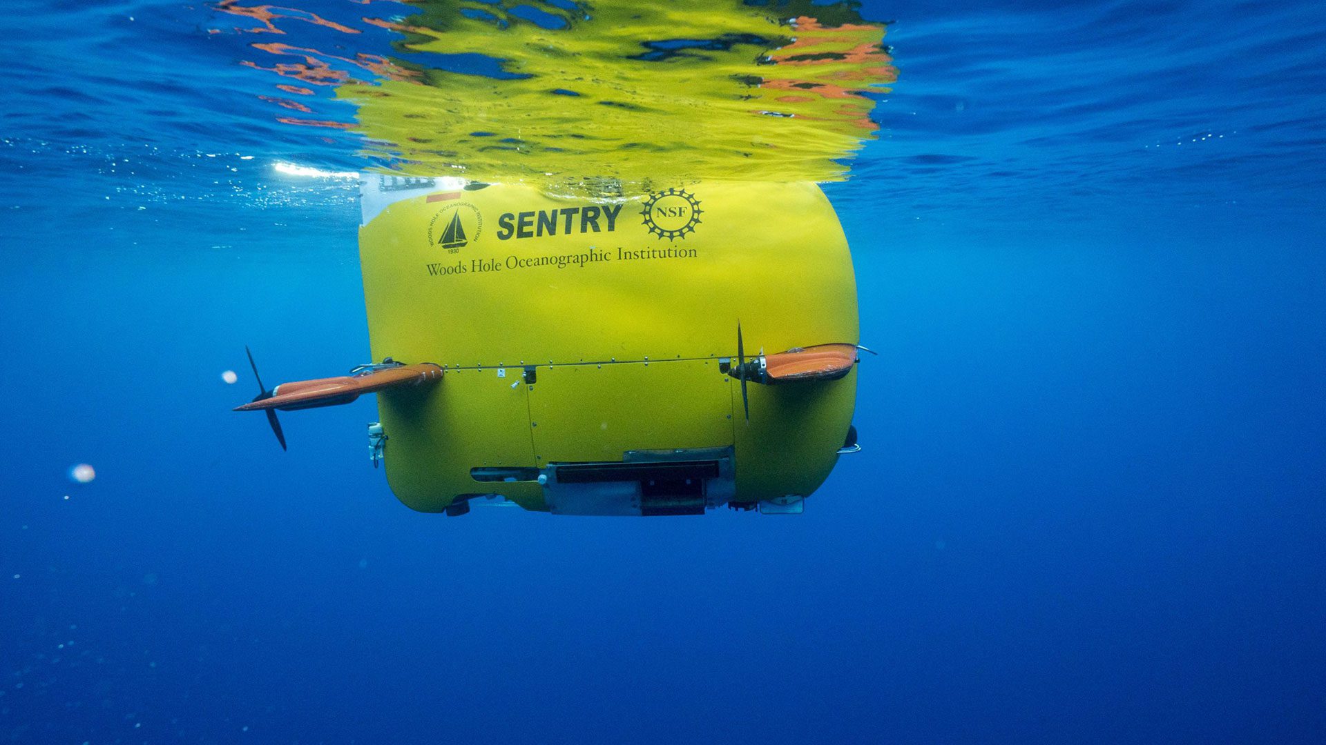 Why is the ocean blue? - Woods Hole Oceanographic Institution