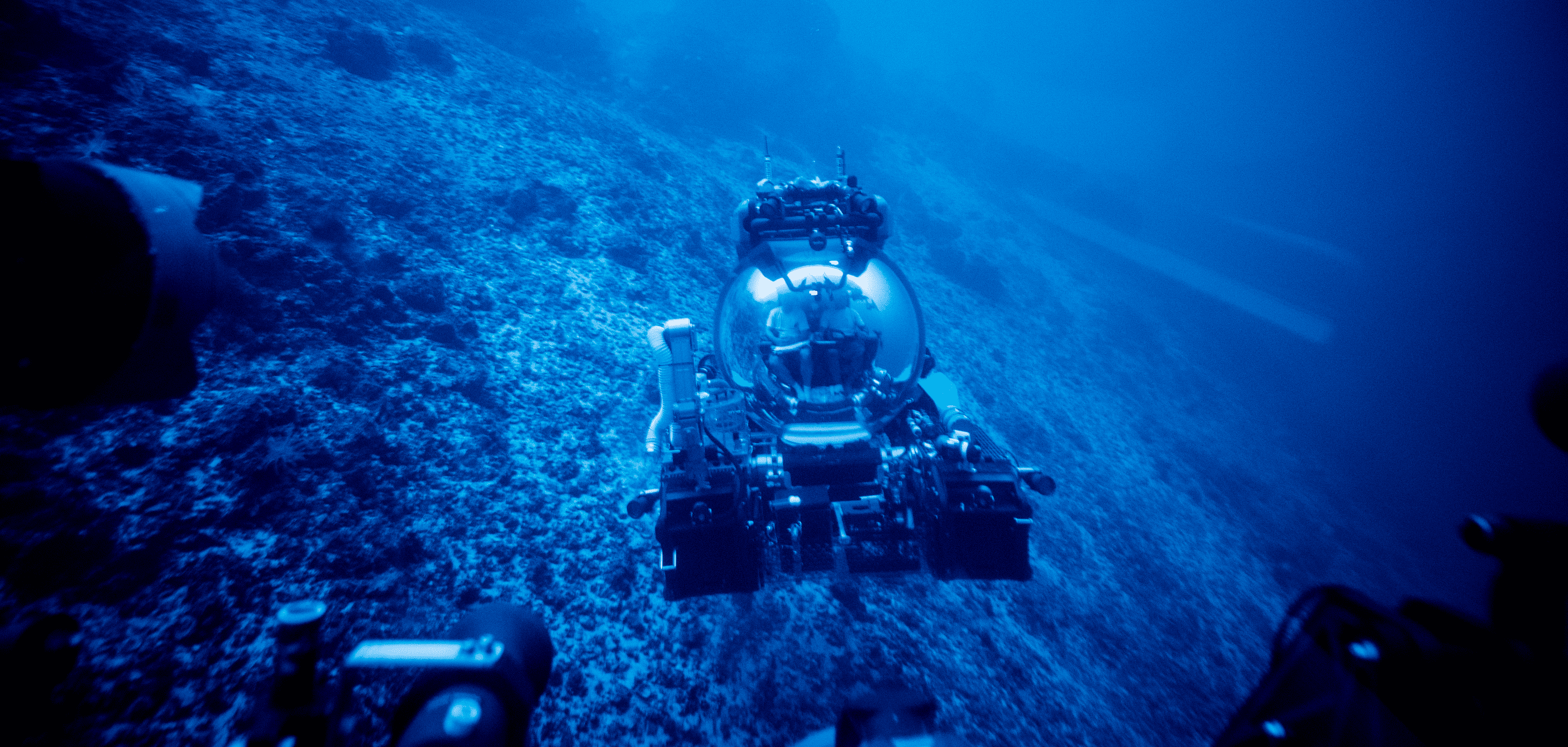 Deep Rover underwater