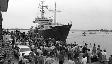 R/V <em>Knorr</em> returned to Woods Hole on September 9, 1985, after discovering the wreck of RMS <em>Titanic</em>. (Photo courtesy of WHOI Archives)