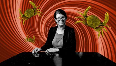 WHOI biologist Carolyn Tepolt surrounded by Atlantic mud crabs (<em>Dyspanopeus sayi</em>). (Graphic by Daniel Hentz, © Woods Hole Oceanographic Institution)