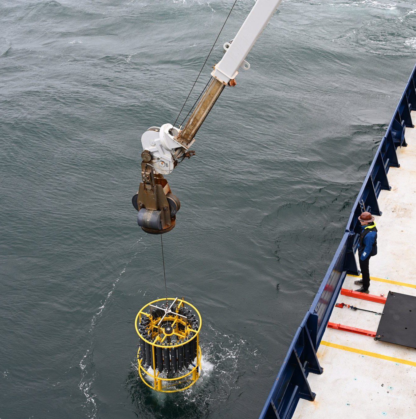 LIN_0396-2048x1363.square