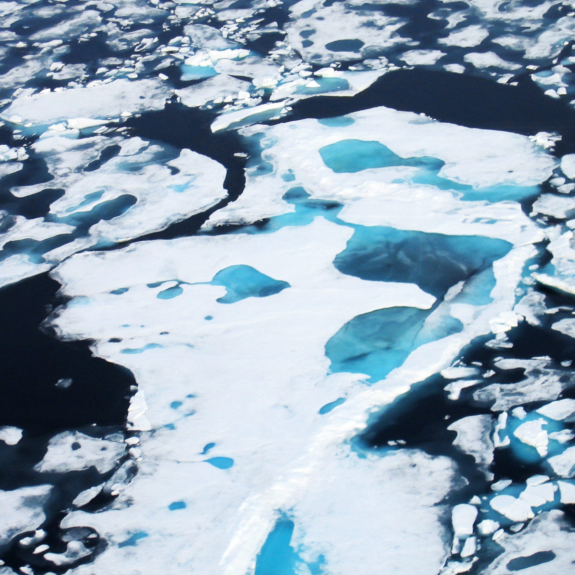 Aerial-View-Broken-Ice