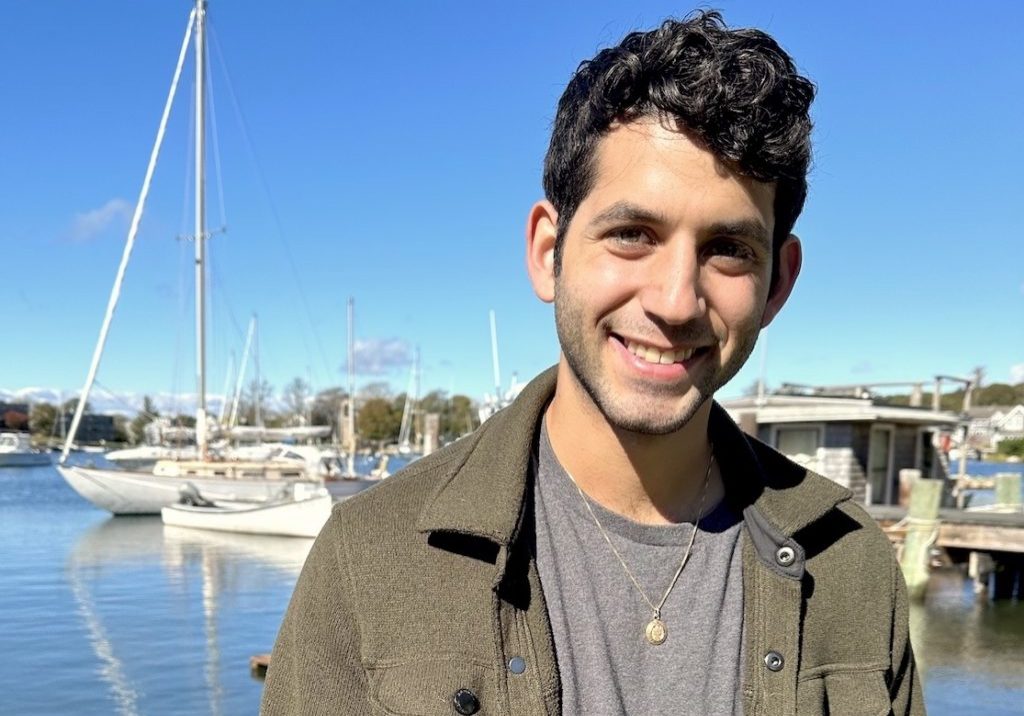 Rodrigo “Digo” Zúñiga Mouret is a research assistant in the Tarrant and Mullineaux labs in the WHOI Biology Department. (Photo by Elise Hugus © Woods Hole Oceanographic Institution)