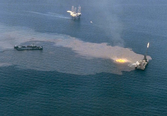 Ixtoc I oil well. (Photo courtesy NOAA)